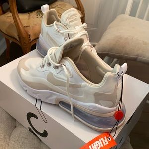 Never worn Nike AIR MAX react